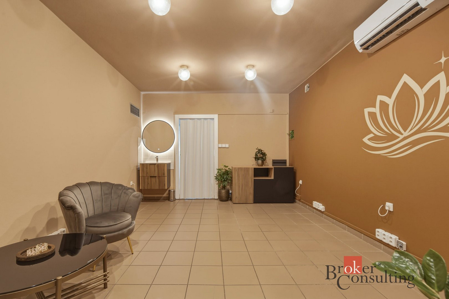 Pronájem obchodních prostor 37 m² – fotografie 4