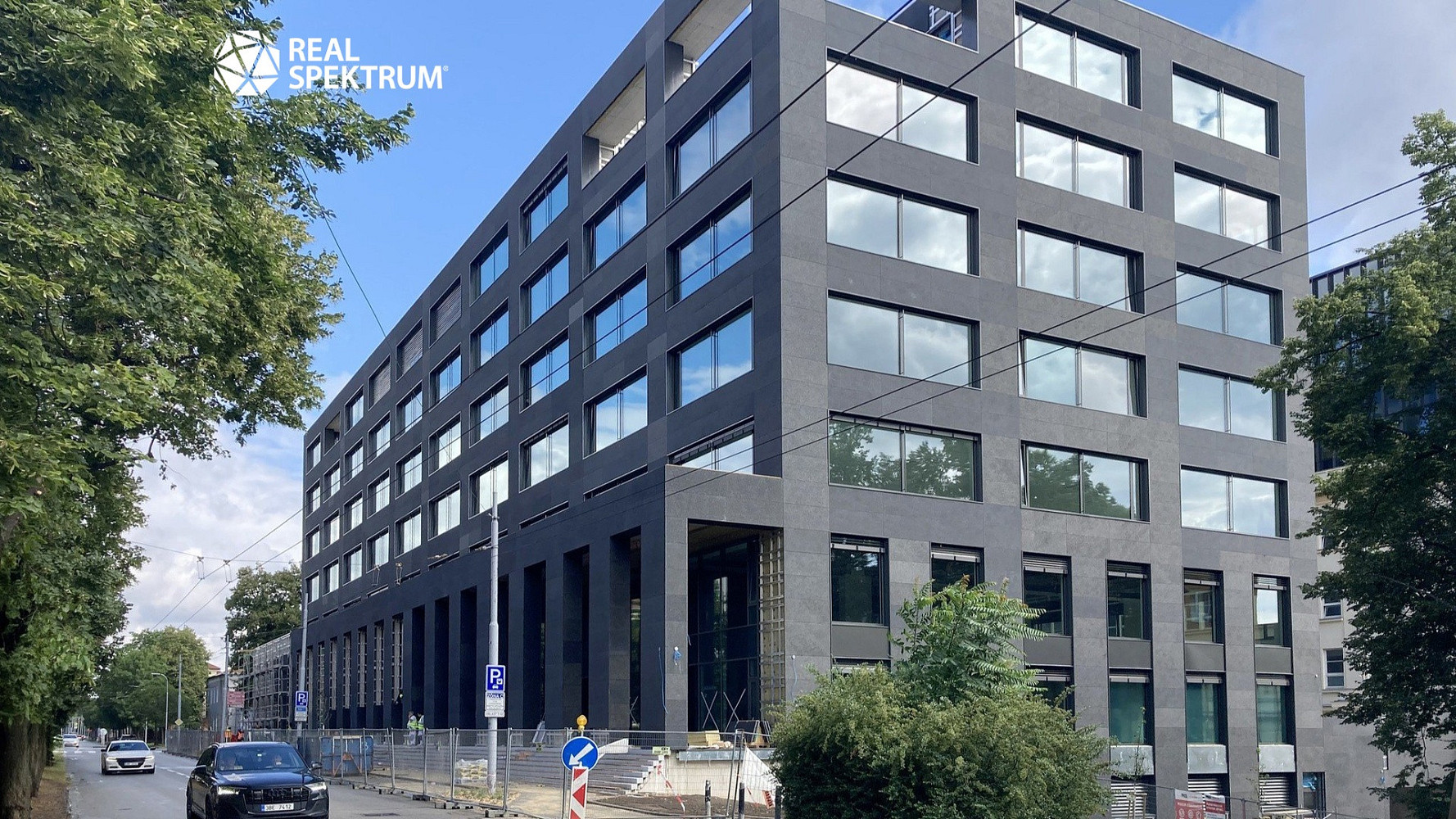 Pronájem kanceláře 1 733 m² – fotografie 3