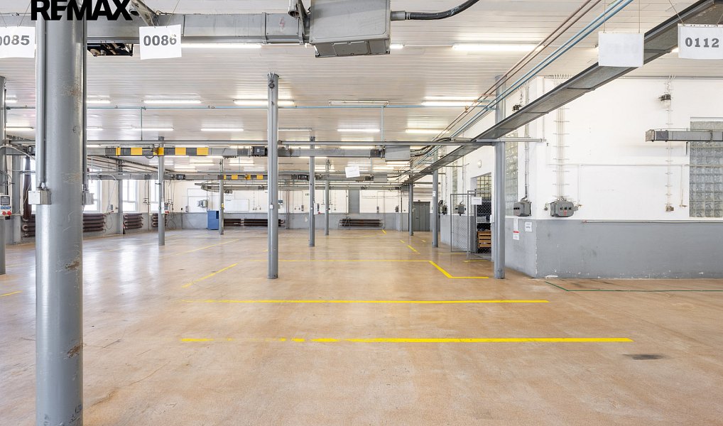 Prodej výrobních prostor 1 115 m², Nové Hrady – náhled fotky 7