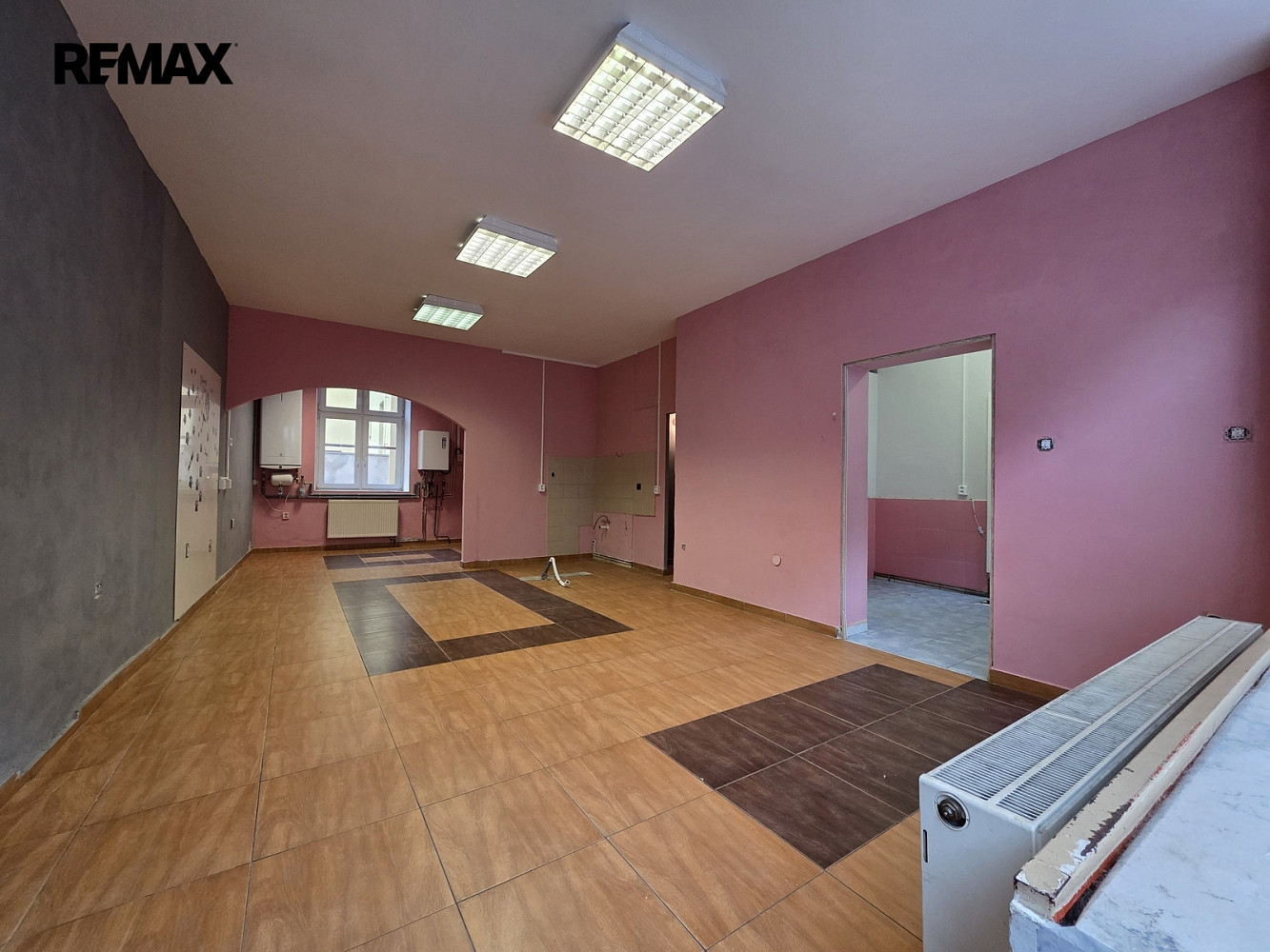 Pronájem obchodních prostor 52 m²