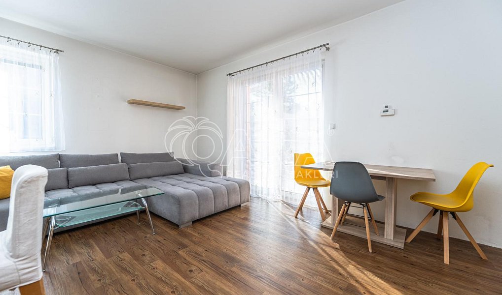 Pronájem bytu 3+kk 82 m², Holubice – náhled fotky 2
