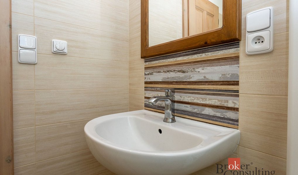Prodej domu 200 m² s pozemkem 926 m², Nové Město na Moravě – náhled fotky 23
