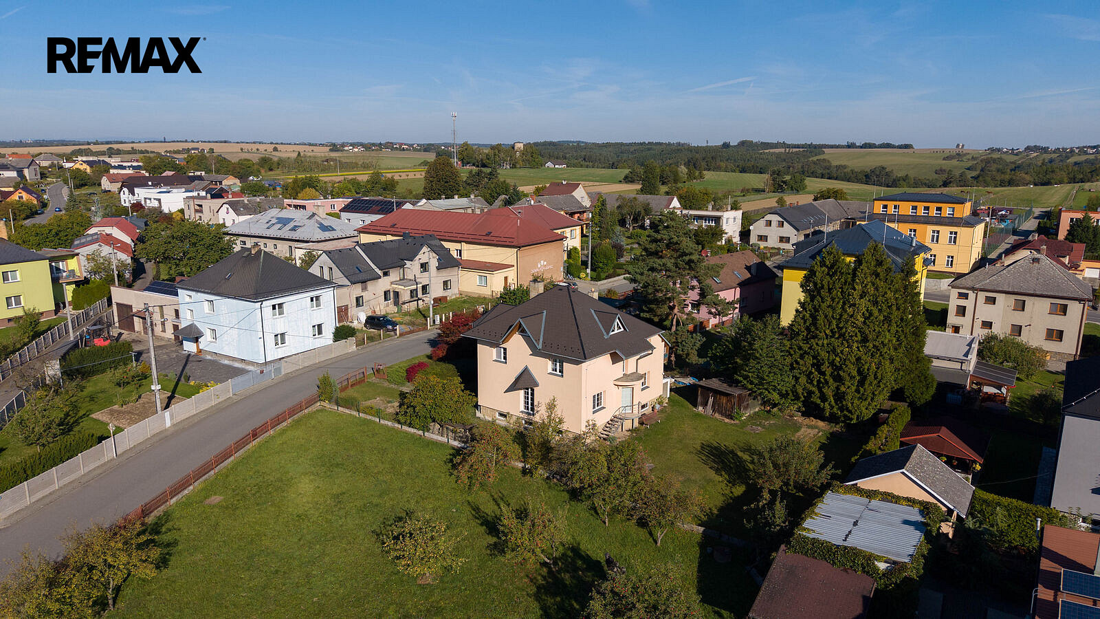 Prodej domu 268 m² s pozemkem 1 022 m² – fotografie 2