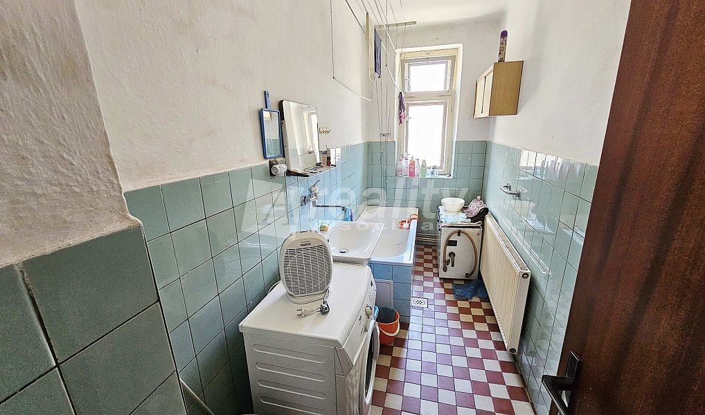 Prodej domu 310 m² s pozemkem 2 061 m², Kamenice – náhled fotky 15