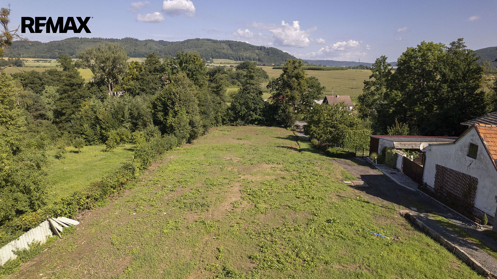 Prodej stavebního pozemku 3 003 m² – fotografie 3