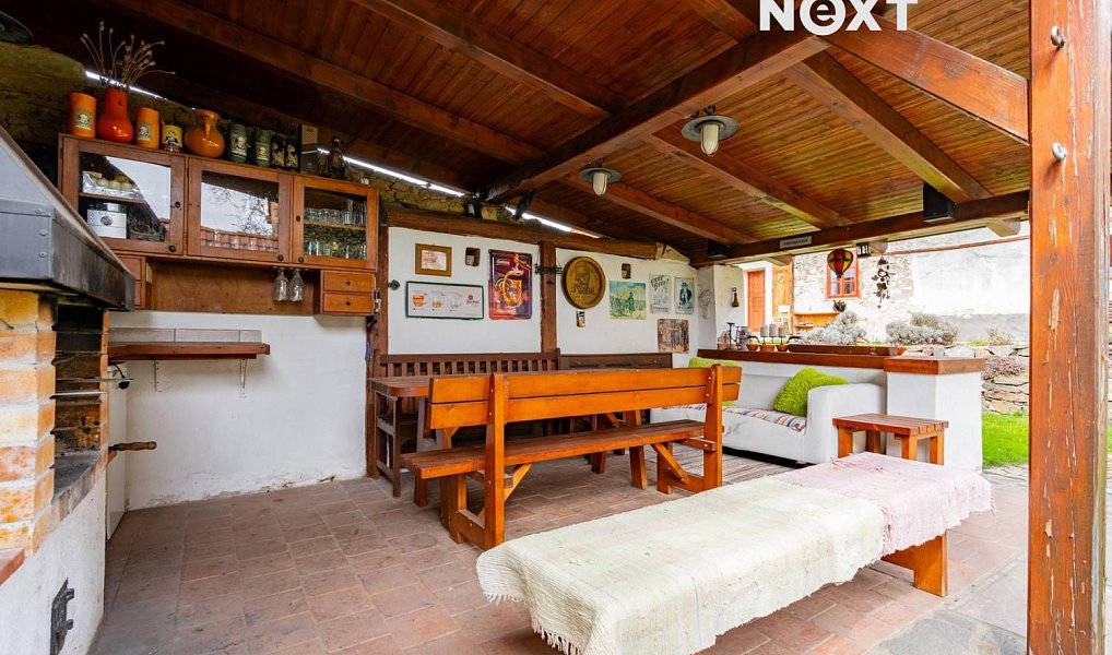 Prodej domu 560 m² s pozemkem 3 596 m², Chrášťany – náhled fotky 18