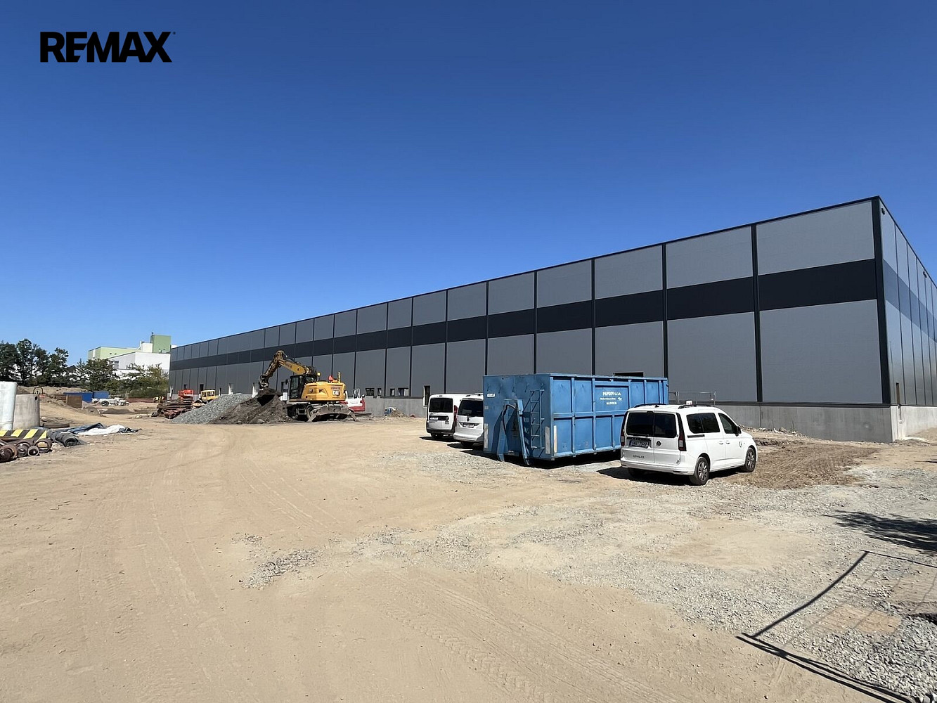 Pronájem skladovacích prostor 1 999 m²
