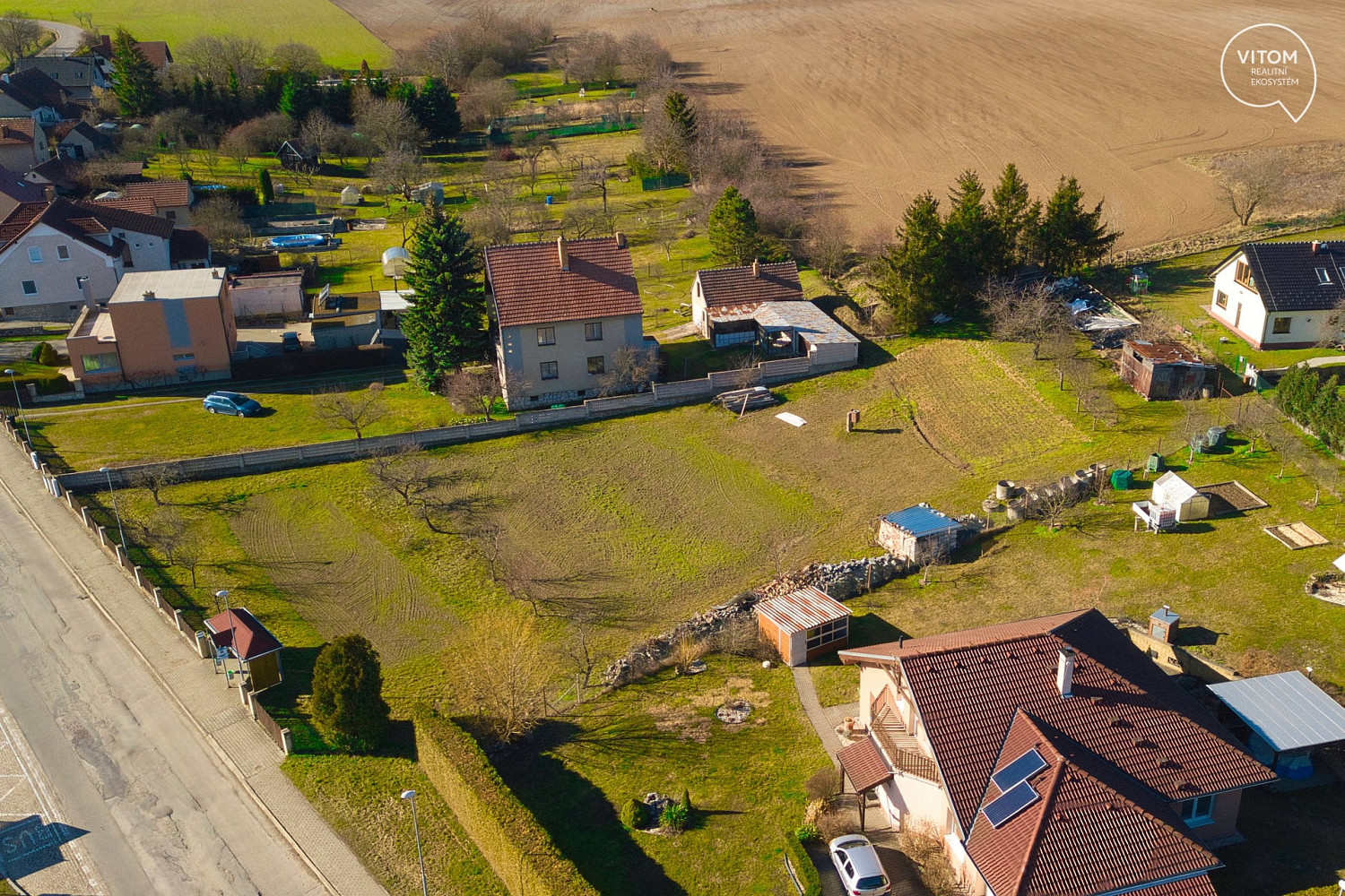 Prodej stavebního pozemku 2 525 m² – pohled 2