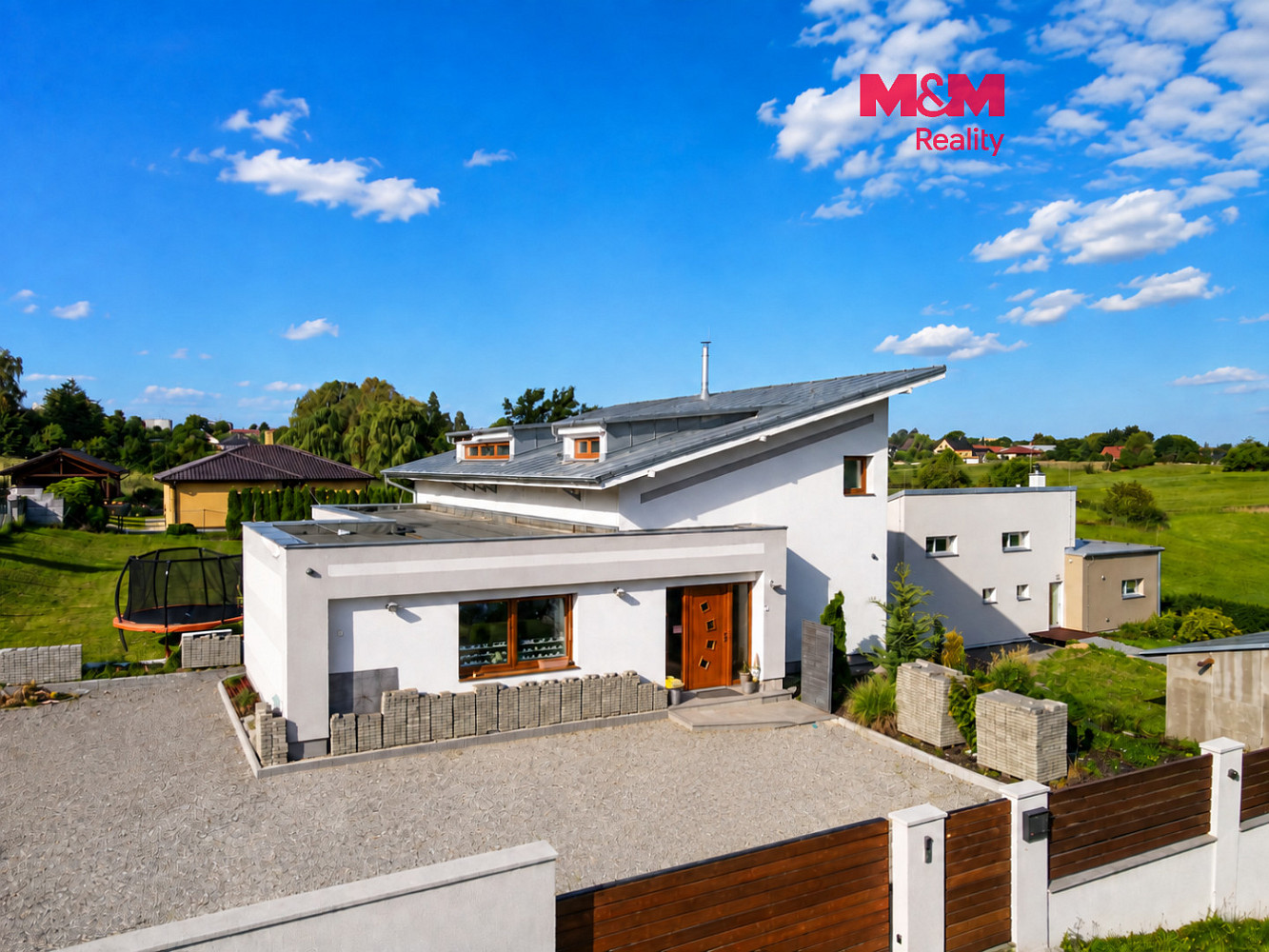 Prodej domu 263 m² s pozemkem 1 403 m²