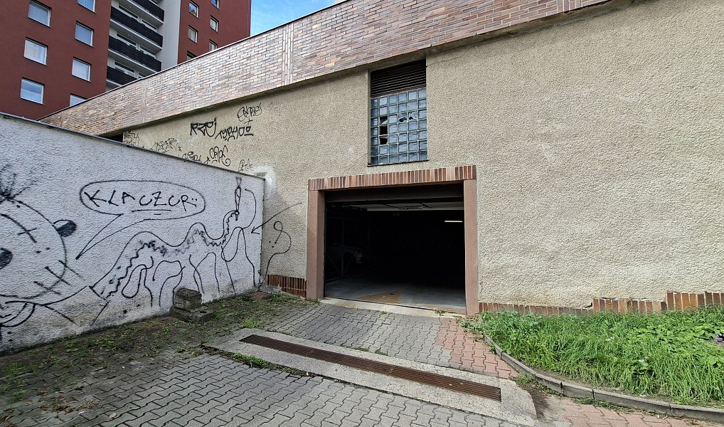 Pronájem garážového stání, 16m2 - ul. Ke Strašnické, Praha 10, Praha – náhled fotky 3