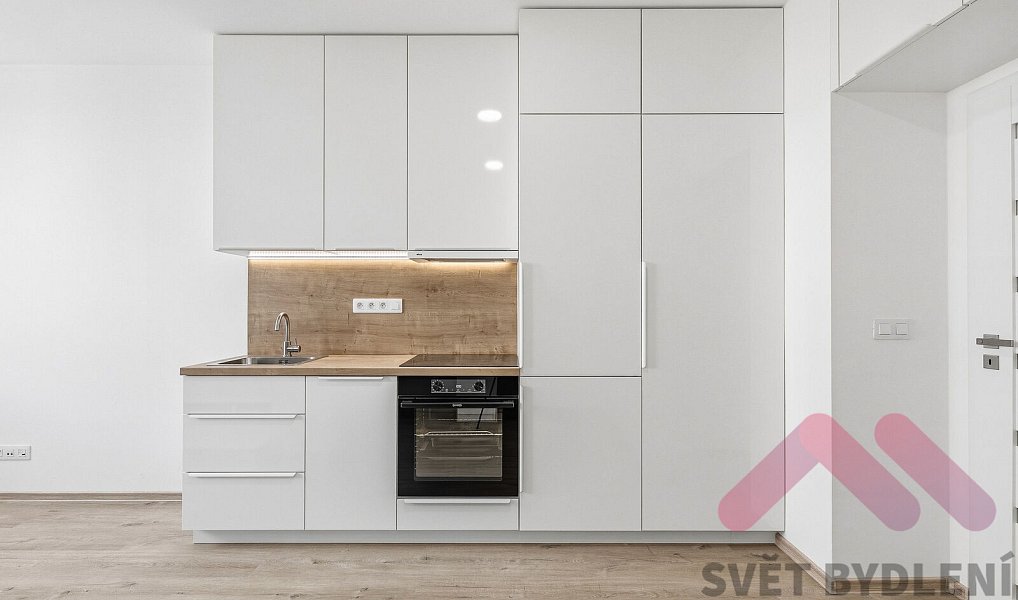 Pronájem bytu 1+kk 25 m², Praha – náhled fotky 2