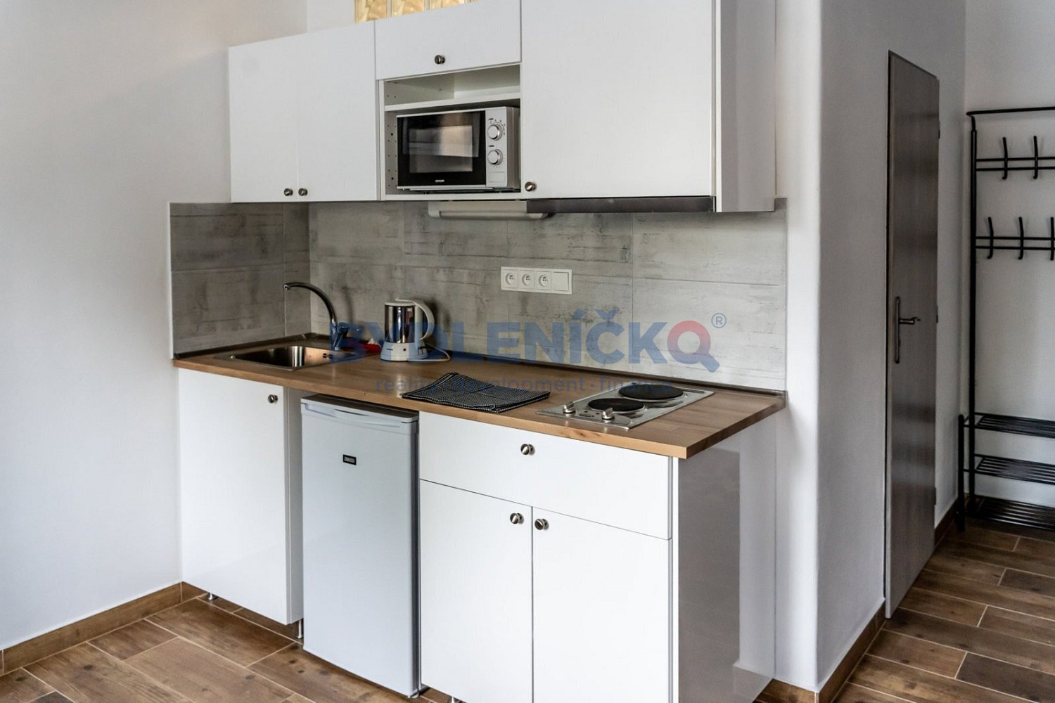 Pronájem bytu 1+kk 30 m² — photo 2