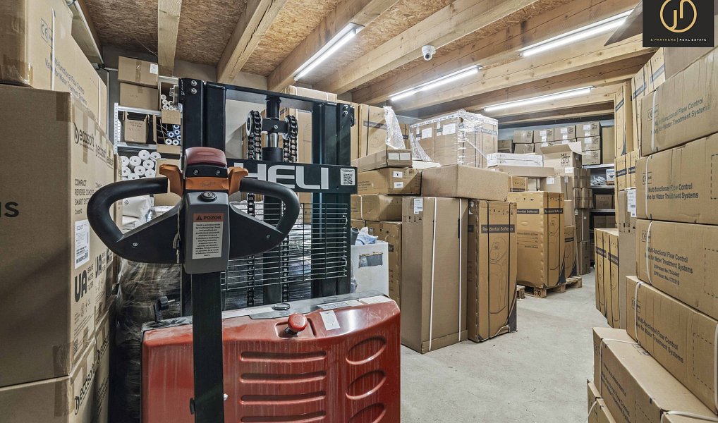 Prodej kanceláře 228 m², Beroun – náhled fotky 30