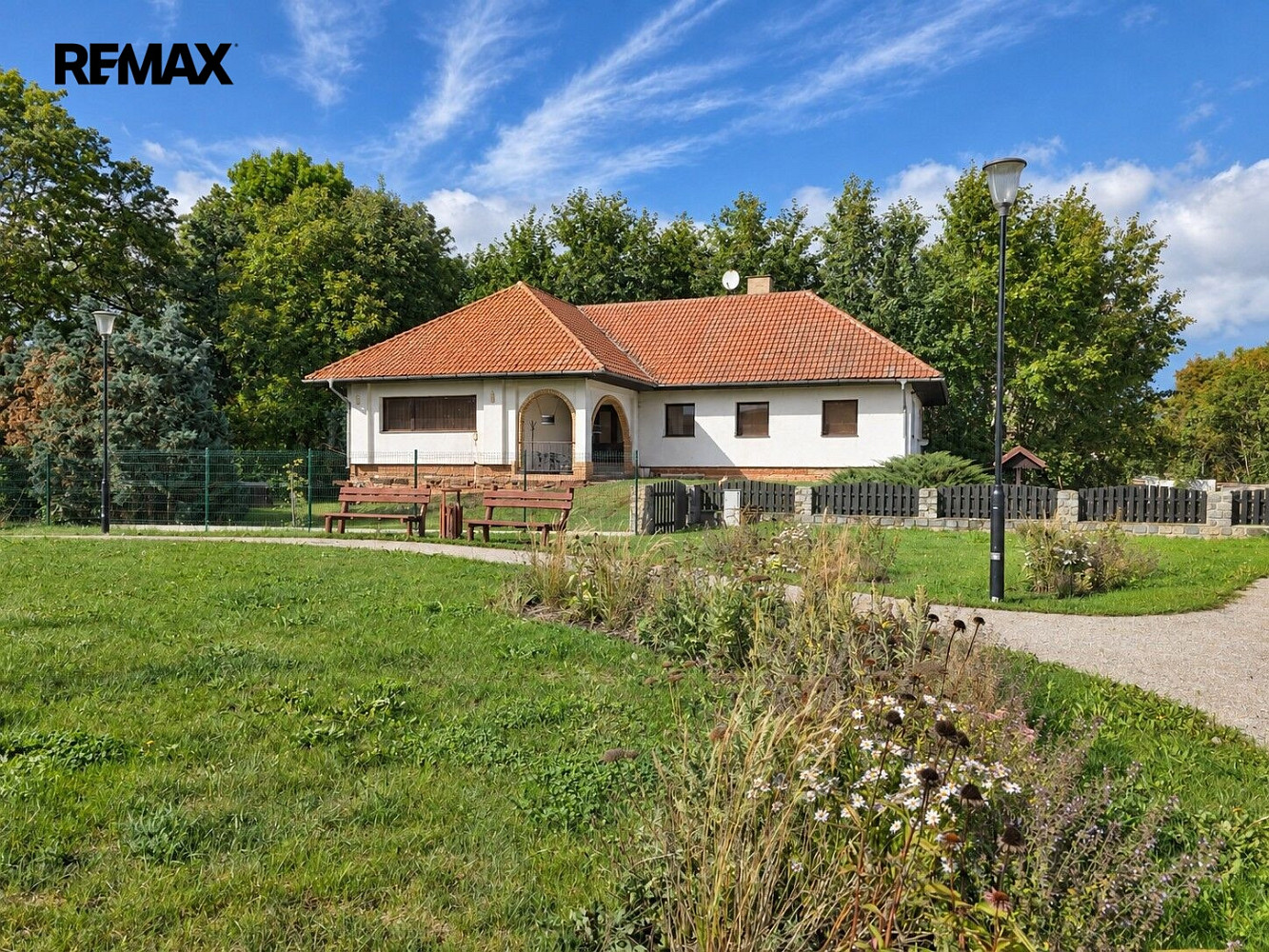 Prodej domu 279 m² s pozemkem 2 760 m²