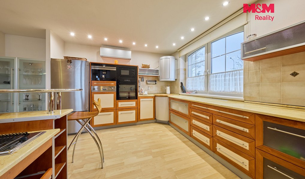 Pronájem domu 185 m² s pozemkem 1 755 m², Trutnov – náhled fotky 11