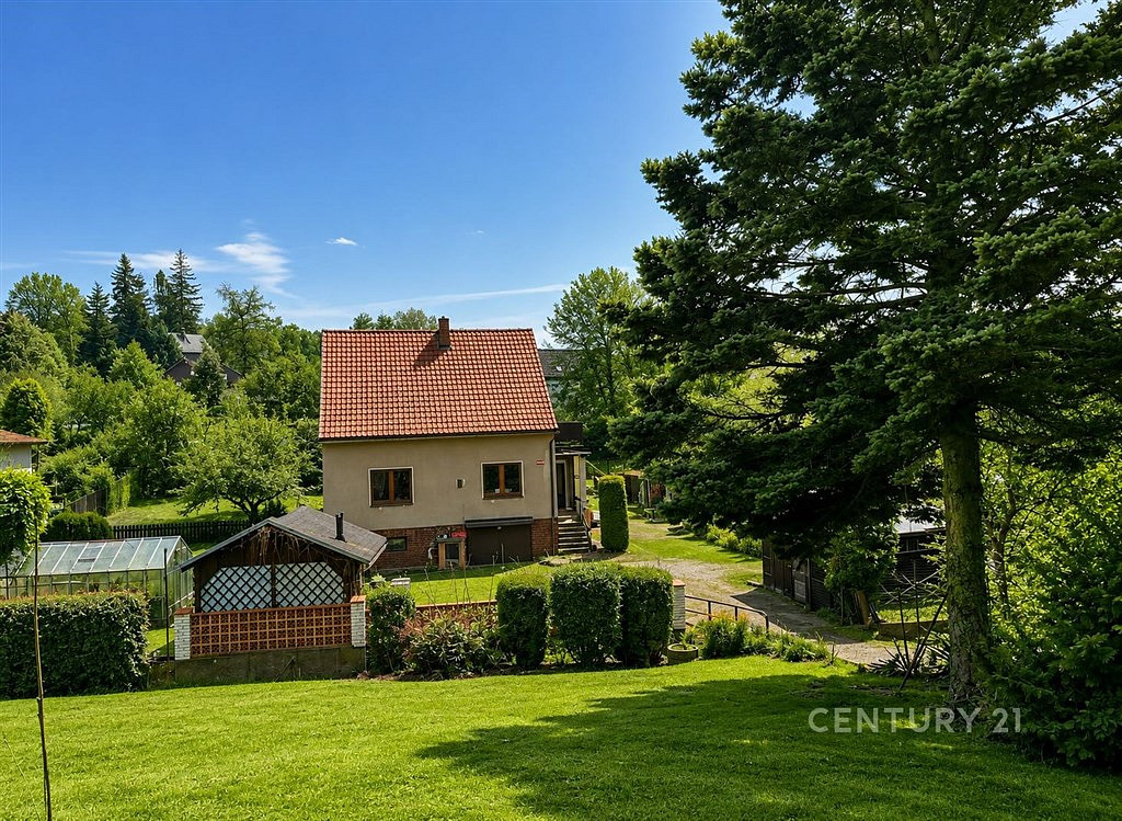 Prodej stavebního pozemku 2 000 m² – pohled 2