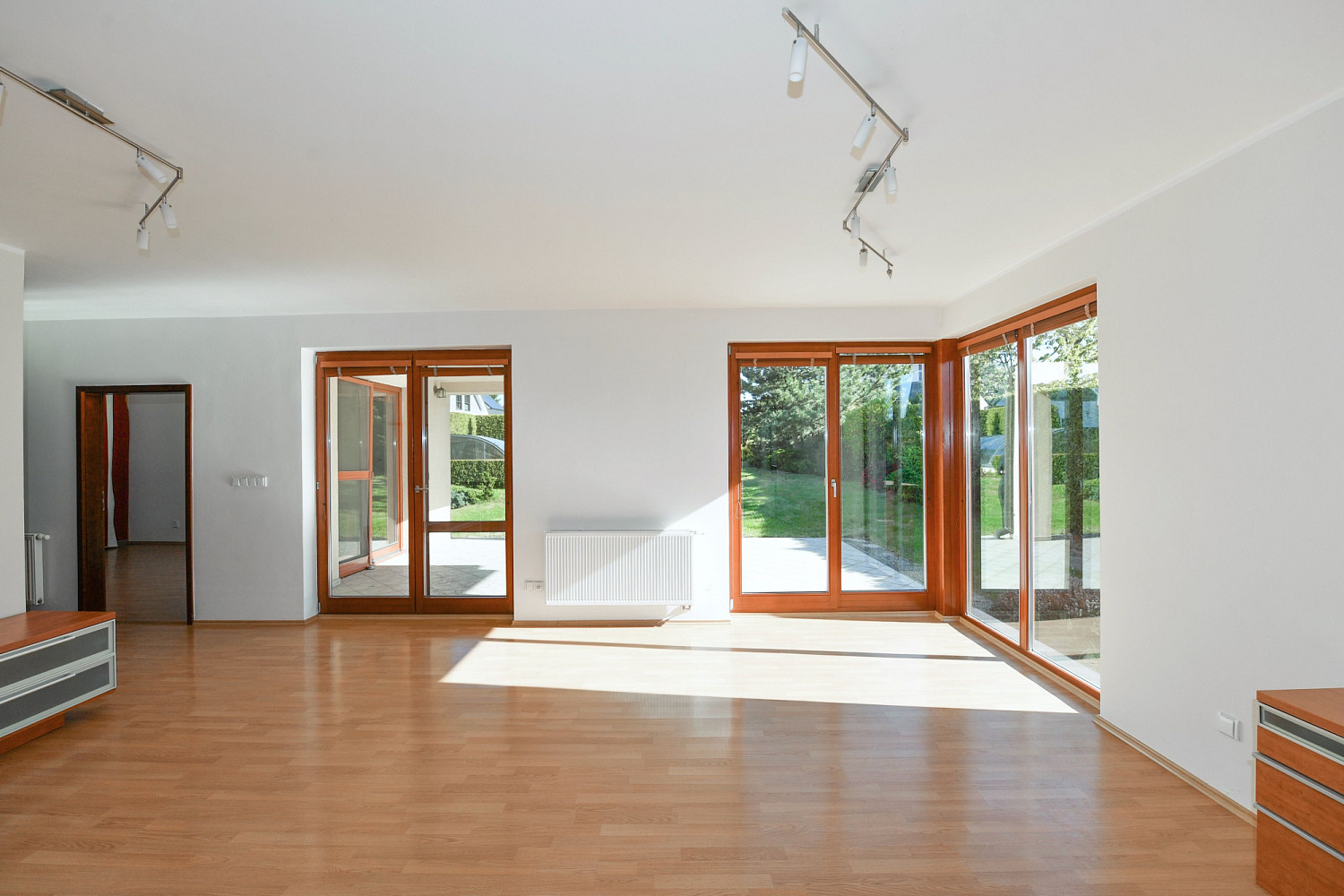 Prodej domu 270 m² s pozemkem 654 m² – fotografie 2