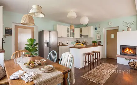 Prodej domu 550 m² s pozemkem 9 910 m², Újezdec, okres Prachatice