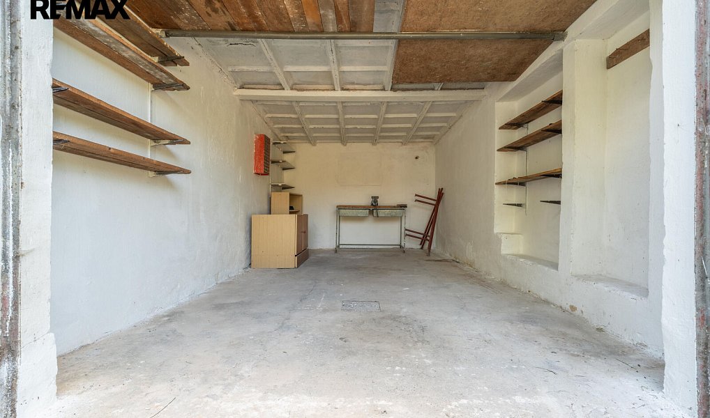 Prodej zděné garáže 21 m2 - Praha 9, Kbely, u Železnobrodské ulice parkování, sklad i investice, Praha – náhled fotky 3