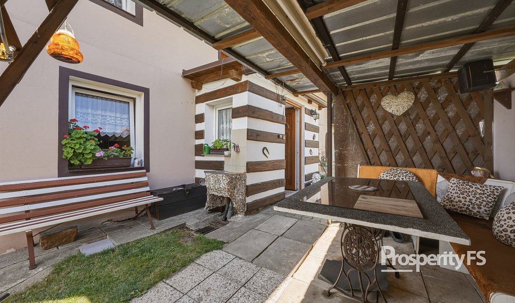 Prodej domu 318 m² s pozemkem 1 081 m², Liběšice – náhled fotky 6