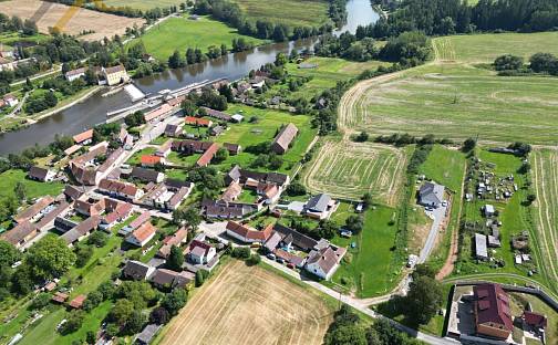 Prodej stavebního pozemku 1 869 m², Týn nad Vltavou - Hněvkovice na levém břehu Vltavy, okres České Budějovice