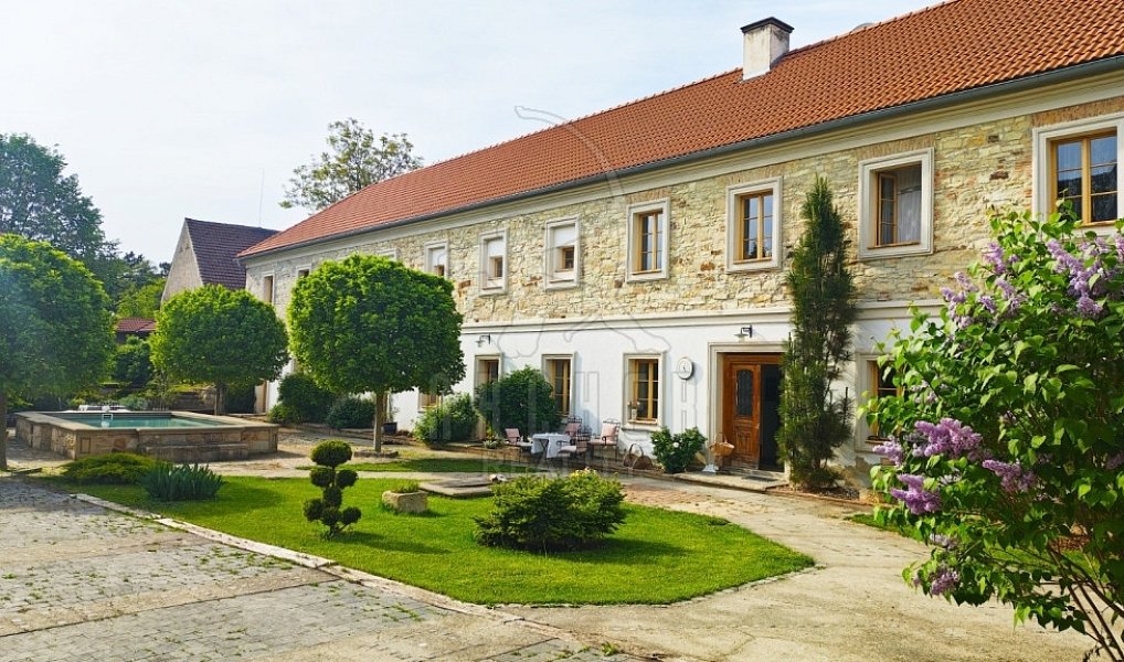 Prodej ubytovacího objektu 340 m², Želenice – náhled fotky 6