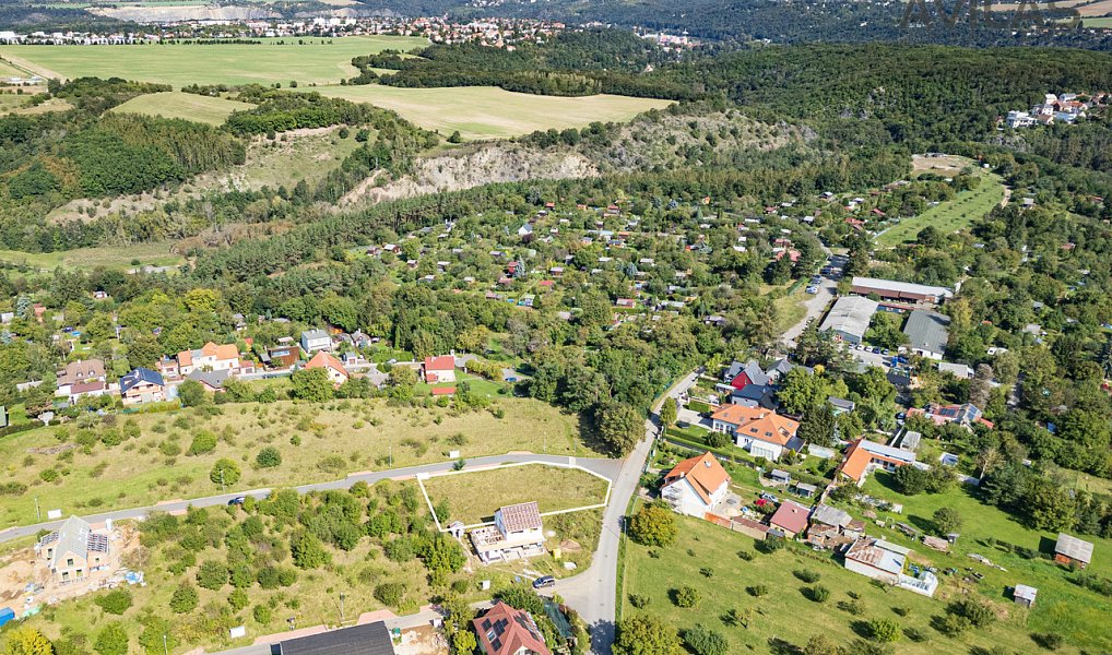 Prodej stavebního pozemku 931 m², Praha – náhled fotky 3
