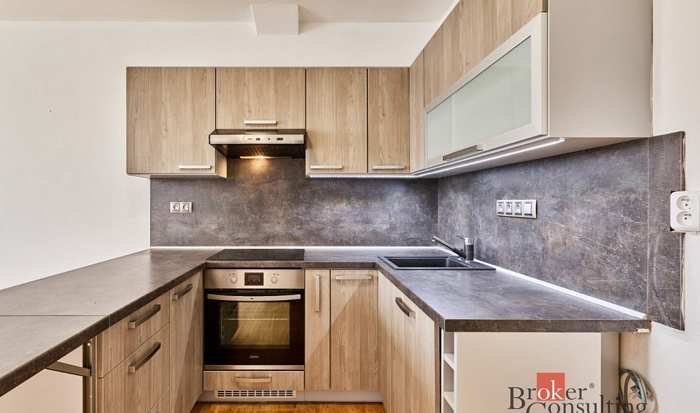Pronájem bytu 2+kk 46 m², Úpice – náhled fotky 2