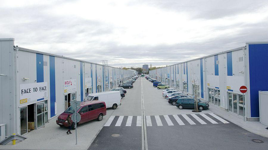 Pronájem obchodních prostor 330 m²