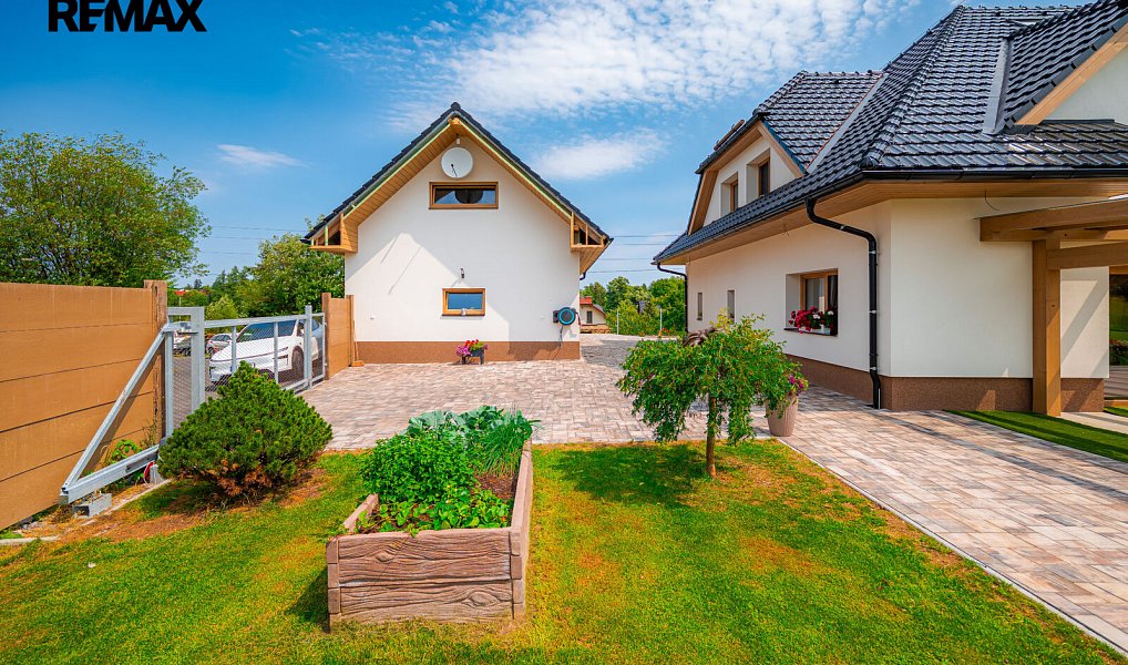 Prodej domu 350 m² s pozemkem 2 074 m², Staré Město – náhled fotky 35