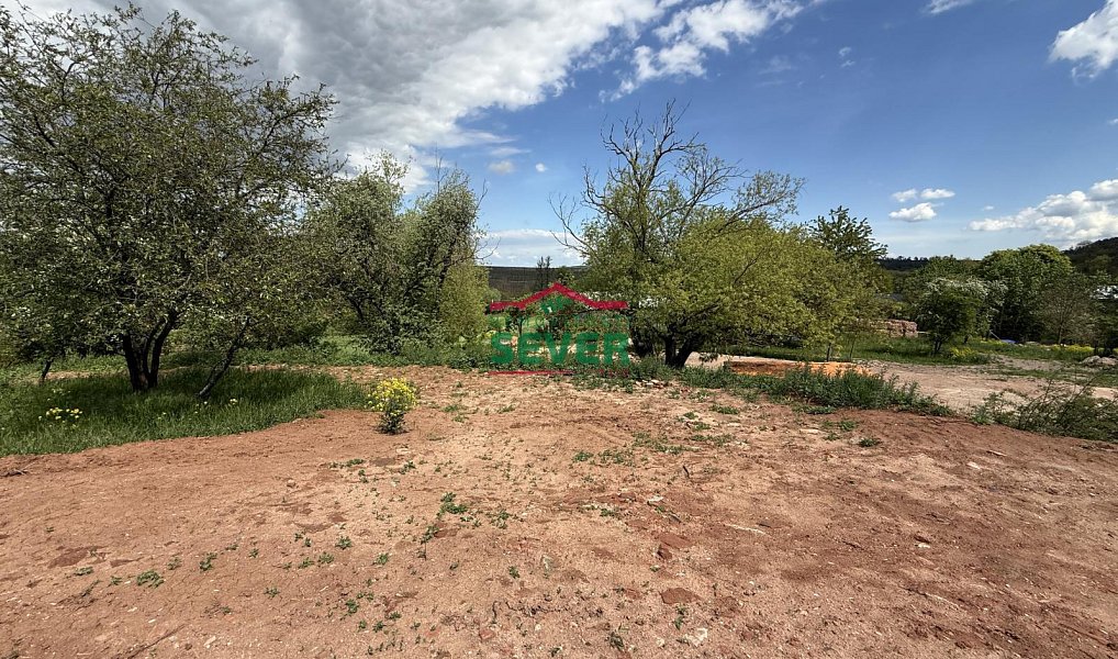 Prodej stavebního pozemku 6 489 m², Vroutek – náhled fotky 4