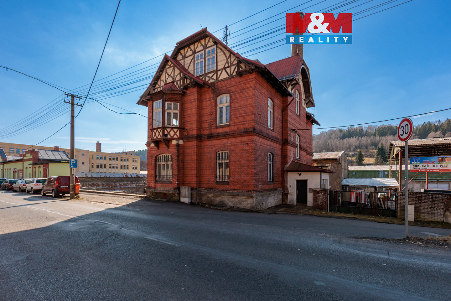 Prodej komerčního objektu (jiného typu) 710 m²