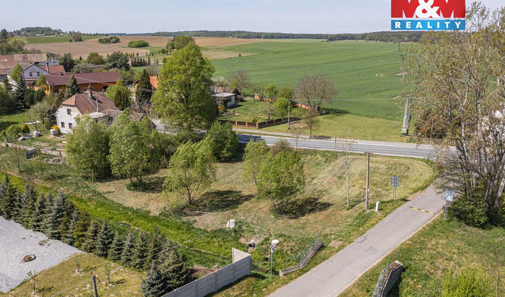 Prodej stavebního pozemku 1 402 m², Veliny – náhled fotky 7