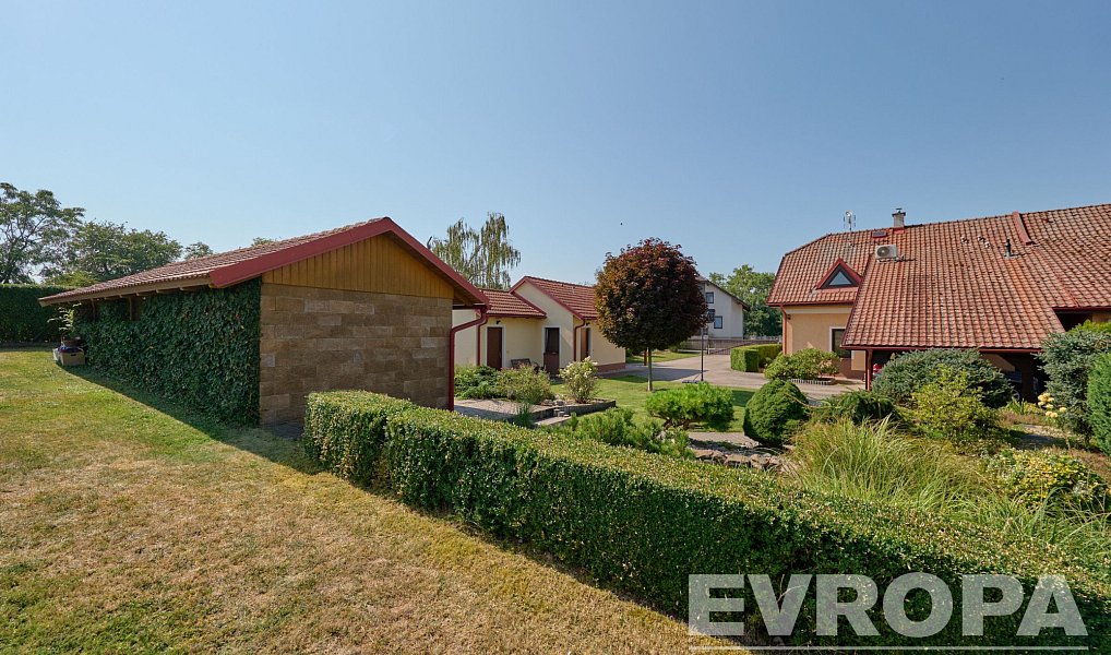 Prodej domu 155 m² s pozemkem 1 058 m², Roudnice – náhled fotky 27