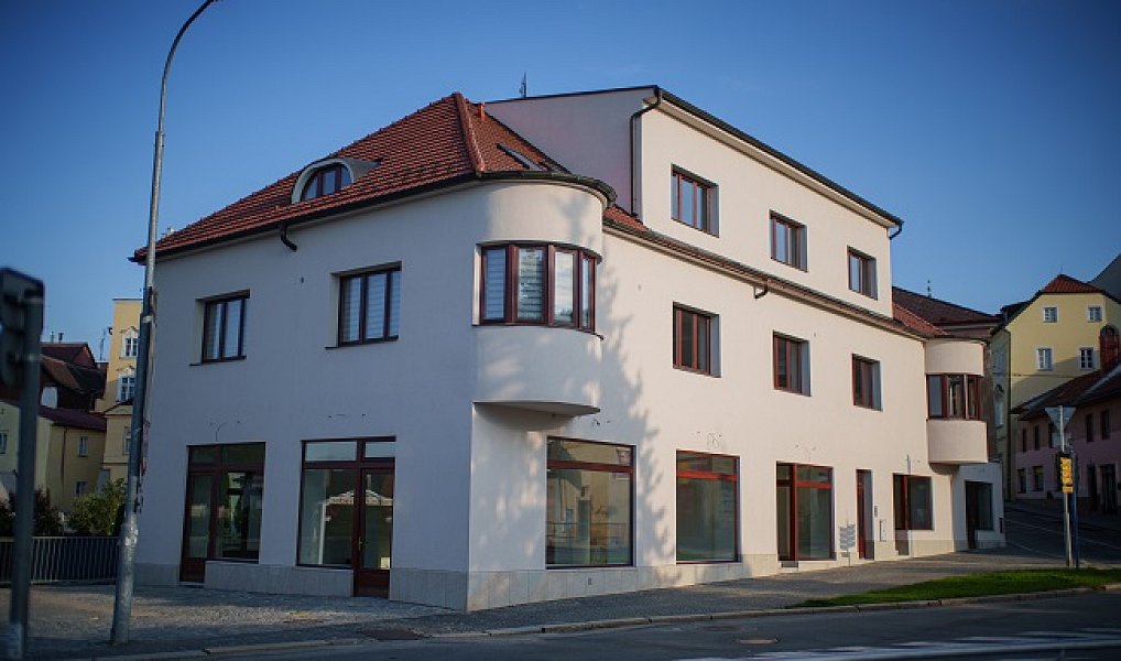 Pronájem obchodních prostor 115 m², Jindřichův Hradec – náhled fotky 2