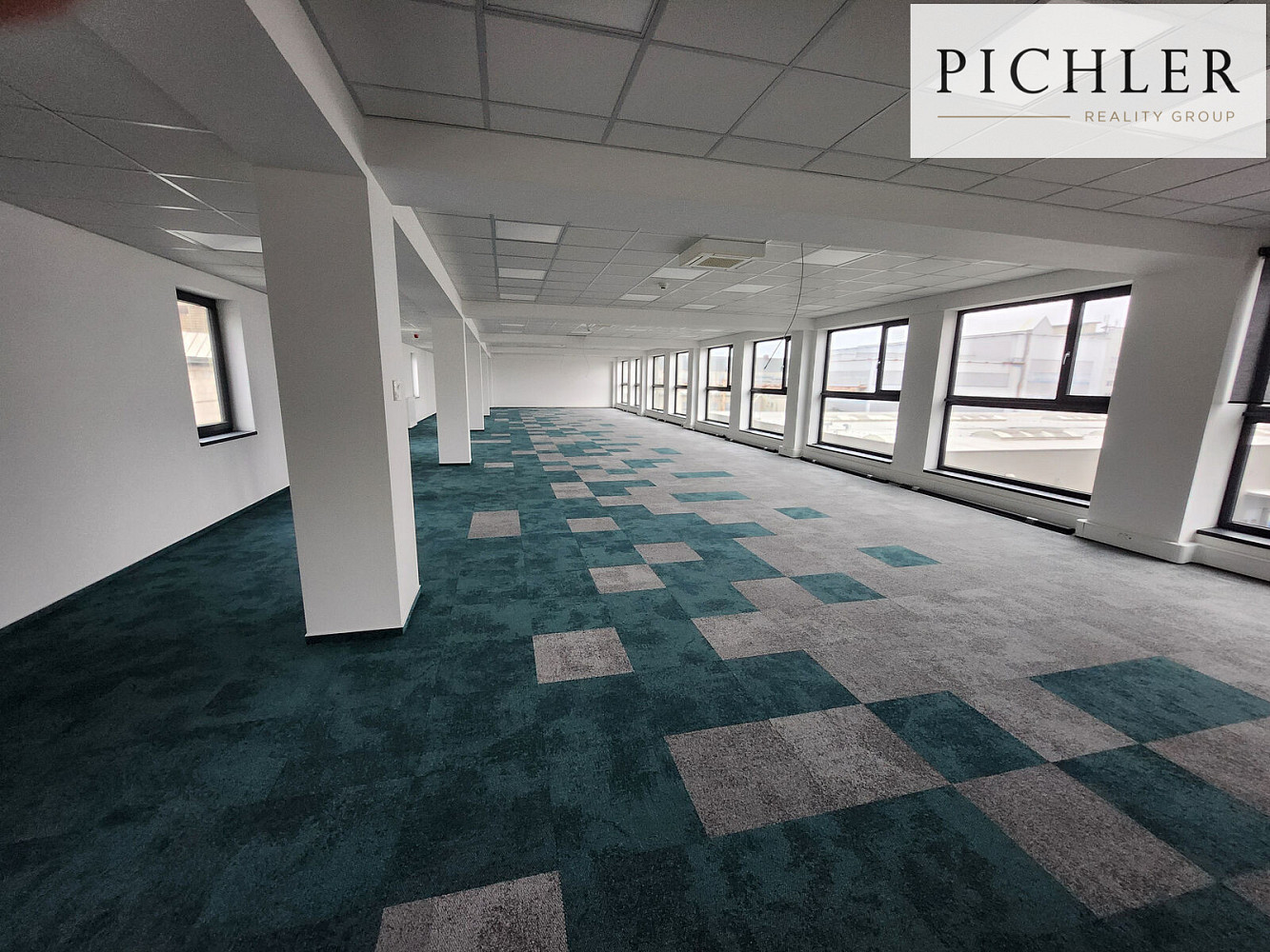Pronájem kanceláře 571 m² – fotografie 2