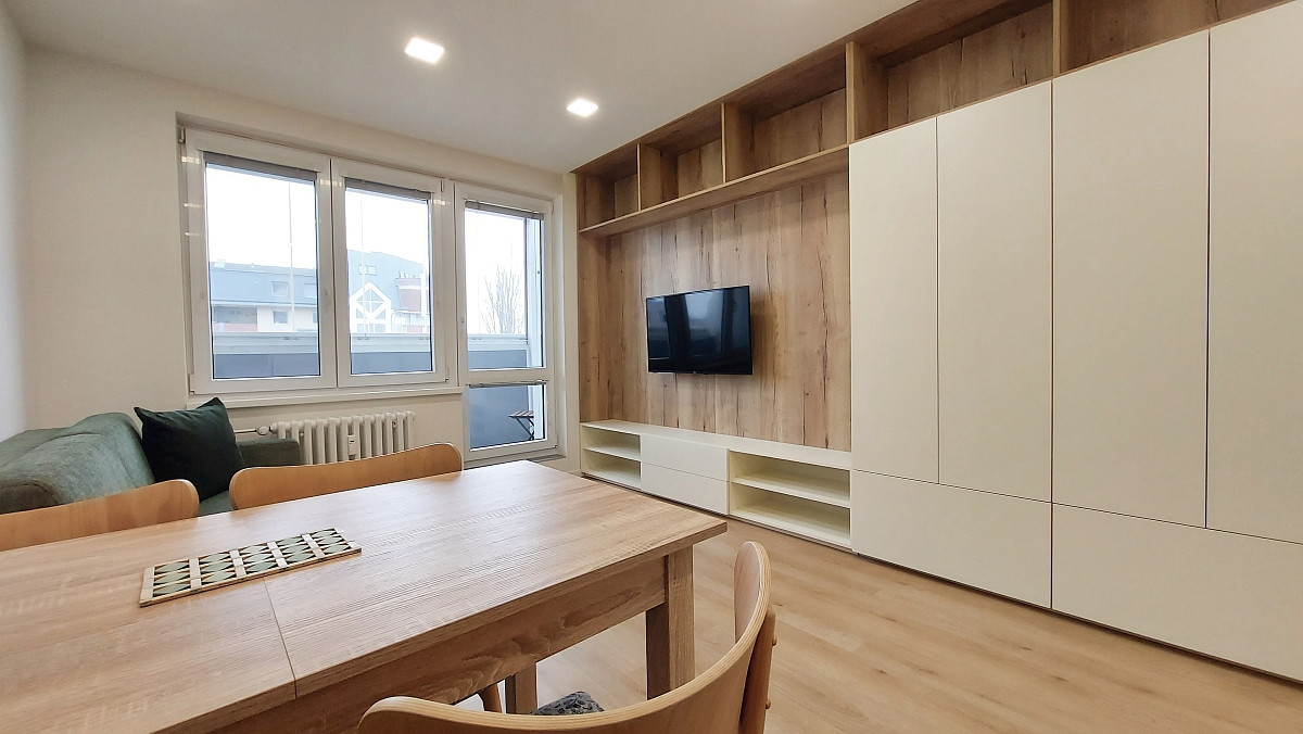 Pronájem bytu 1+kk 25 m² - Widok 2