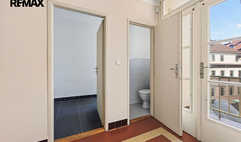 Pronájem bytu 3+1 130 m², Praha – náhled fotky 22