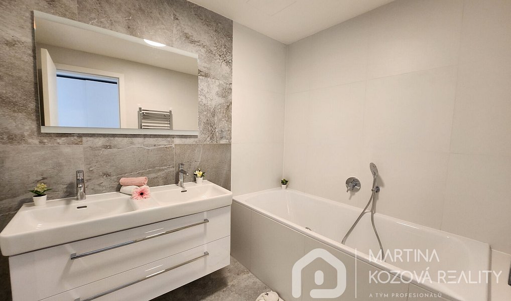 Pronájem bytu 4+kk 120 m², Praha – náhled fotky 13