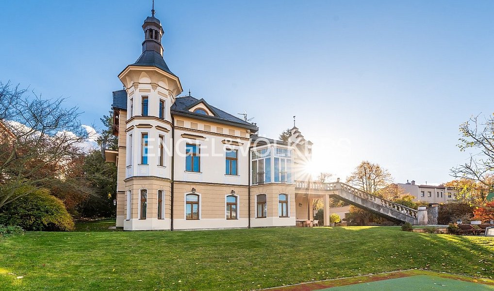 Prodej domu 581 m² s pozemkem 2 105 m², Dobřichovice – náhled fotky 2