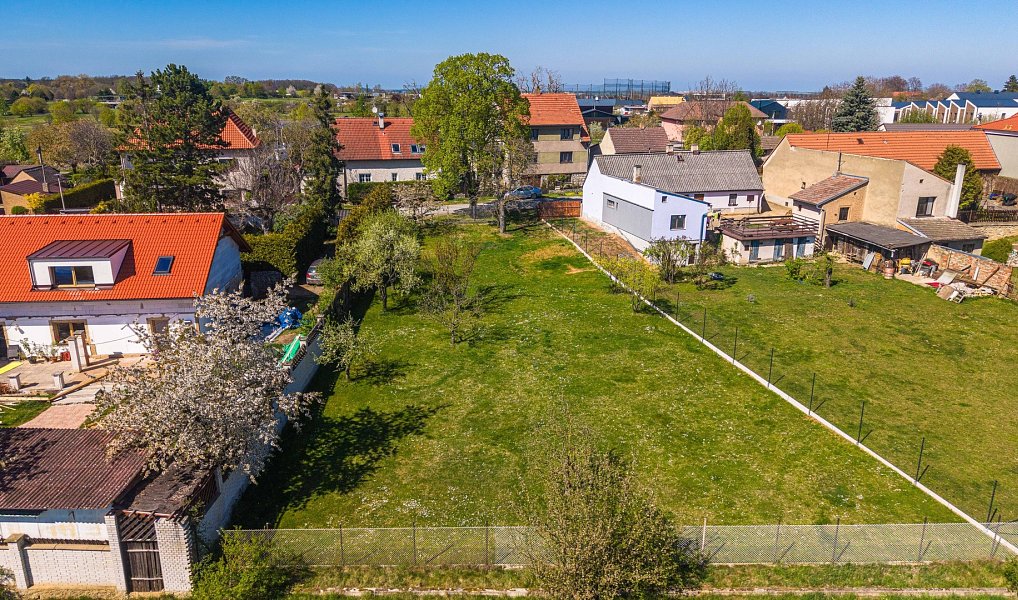 Prodej stavebního pozemku 970 m², Vysoký Újezd – náhled fotky 8