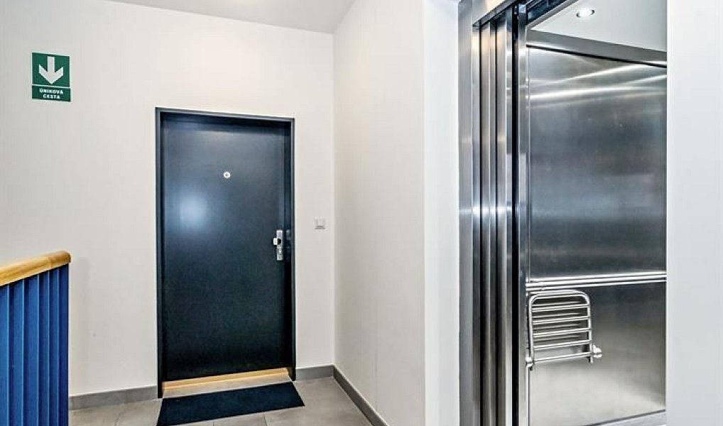 Pronájem bytu 2+kk 50 m², Praha – náhled fotky 16