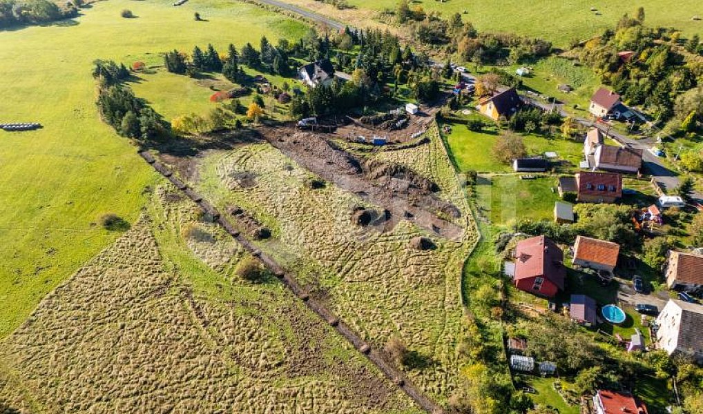 Prodej stavebního pozemku 905 m², Chuderov – náhled fotky 9