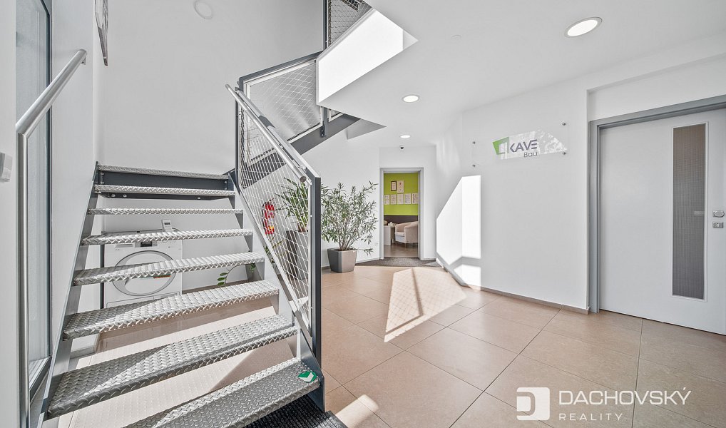 Prodej obchodních prostor 374 m², Pardubice – náhled fotky 31