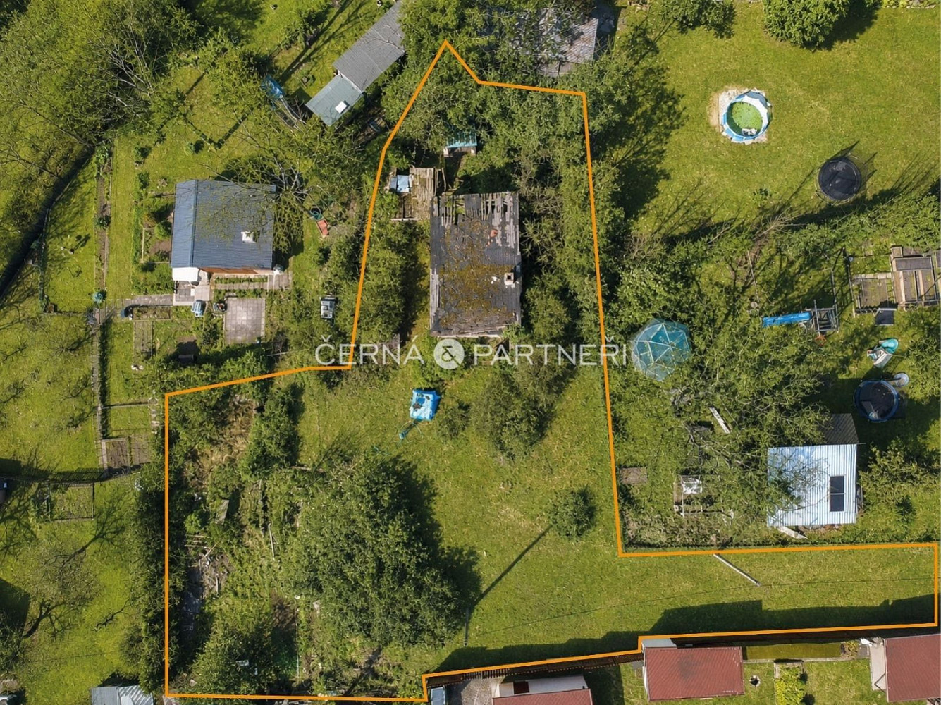 Prodej stavebního pozemku 1 253 m²