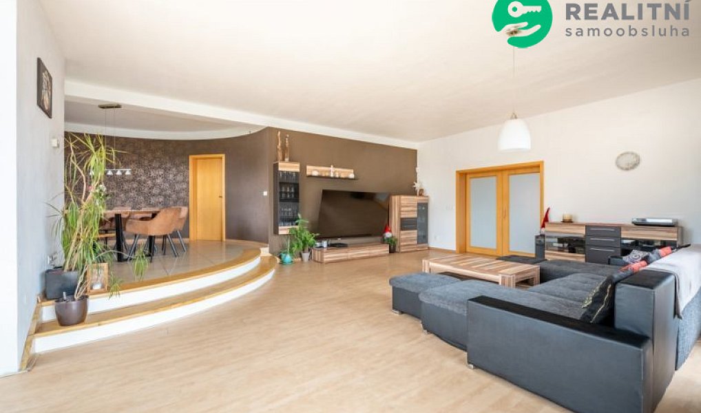 Prodej domu 257 m² s pozemkem 1 726 m², Tasovice – náhled fotky 5