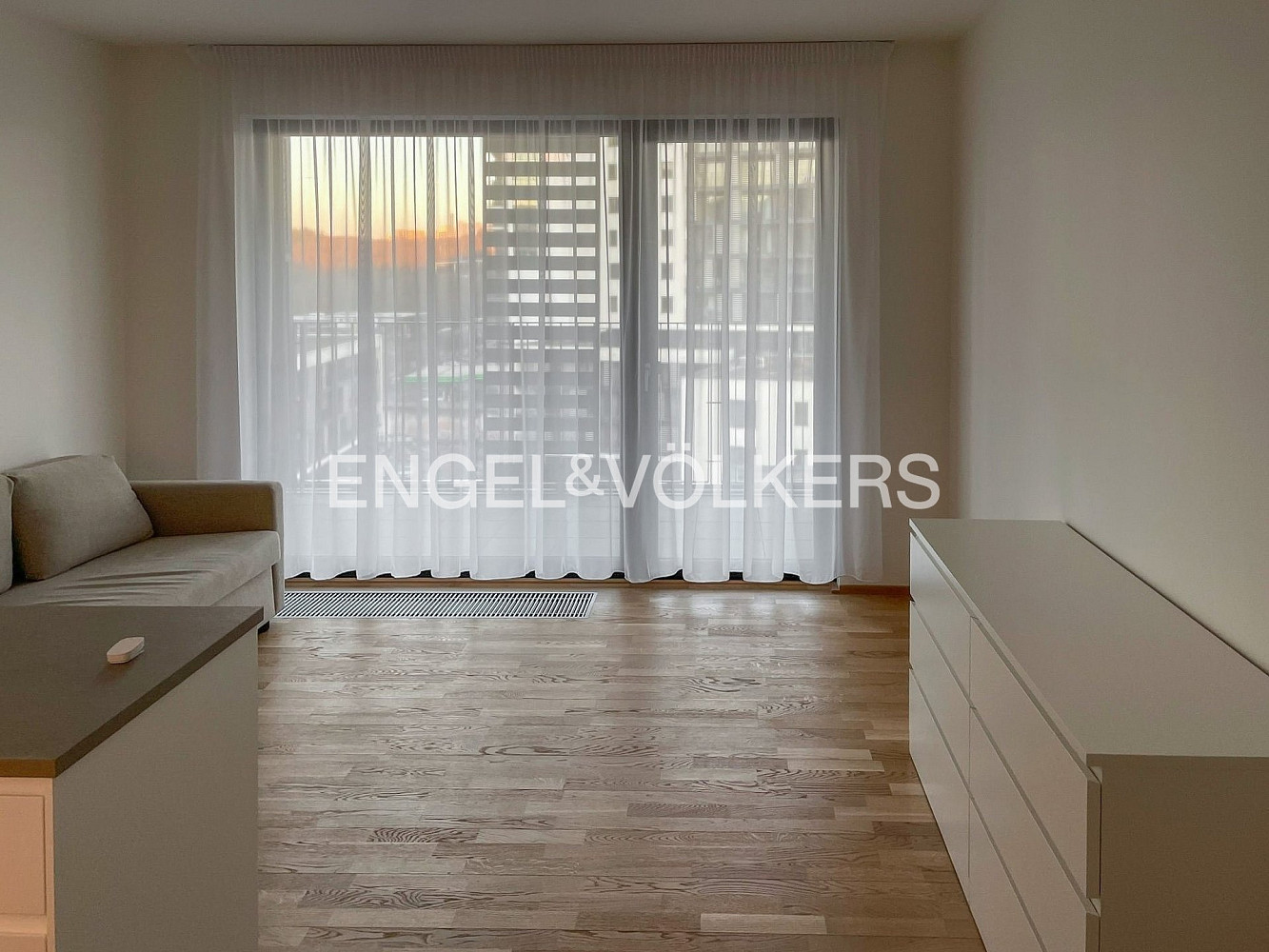 Pronájem bytu 1+kk 34 m² – fotografie 3