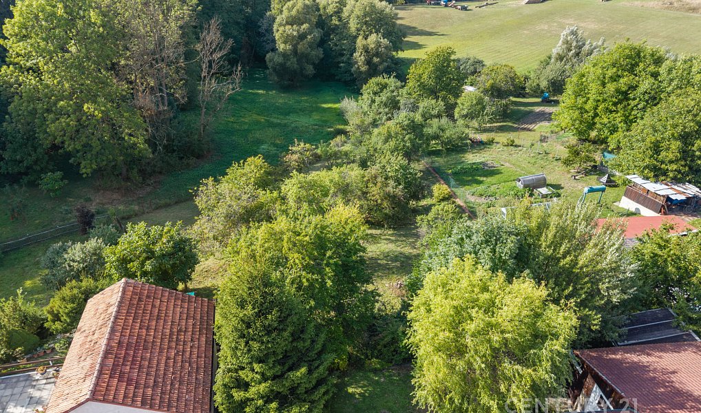 Prodej chaty/chalupy 310 m² s pozemkem 2 159 m², Kněževes – náhled fotky 19