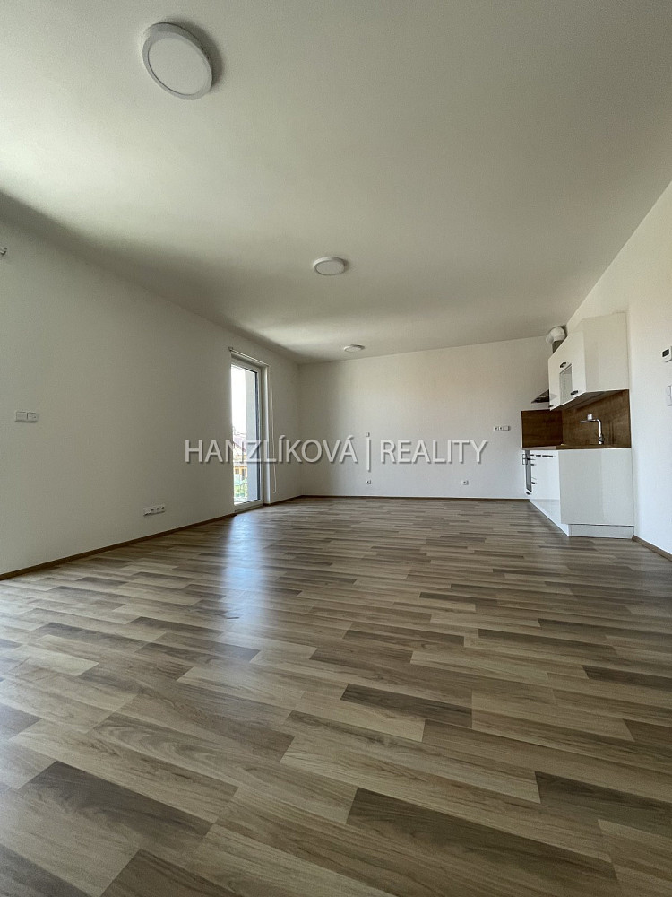 Pronájem bytu 2+kk 52 m² – fotografie 2