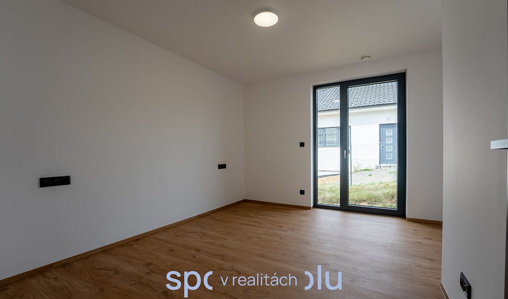 Prodej domu 113 m² s pozemkem 702 m², Zlámanec – náhled fotky 30